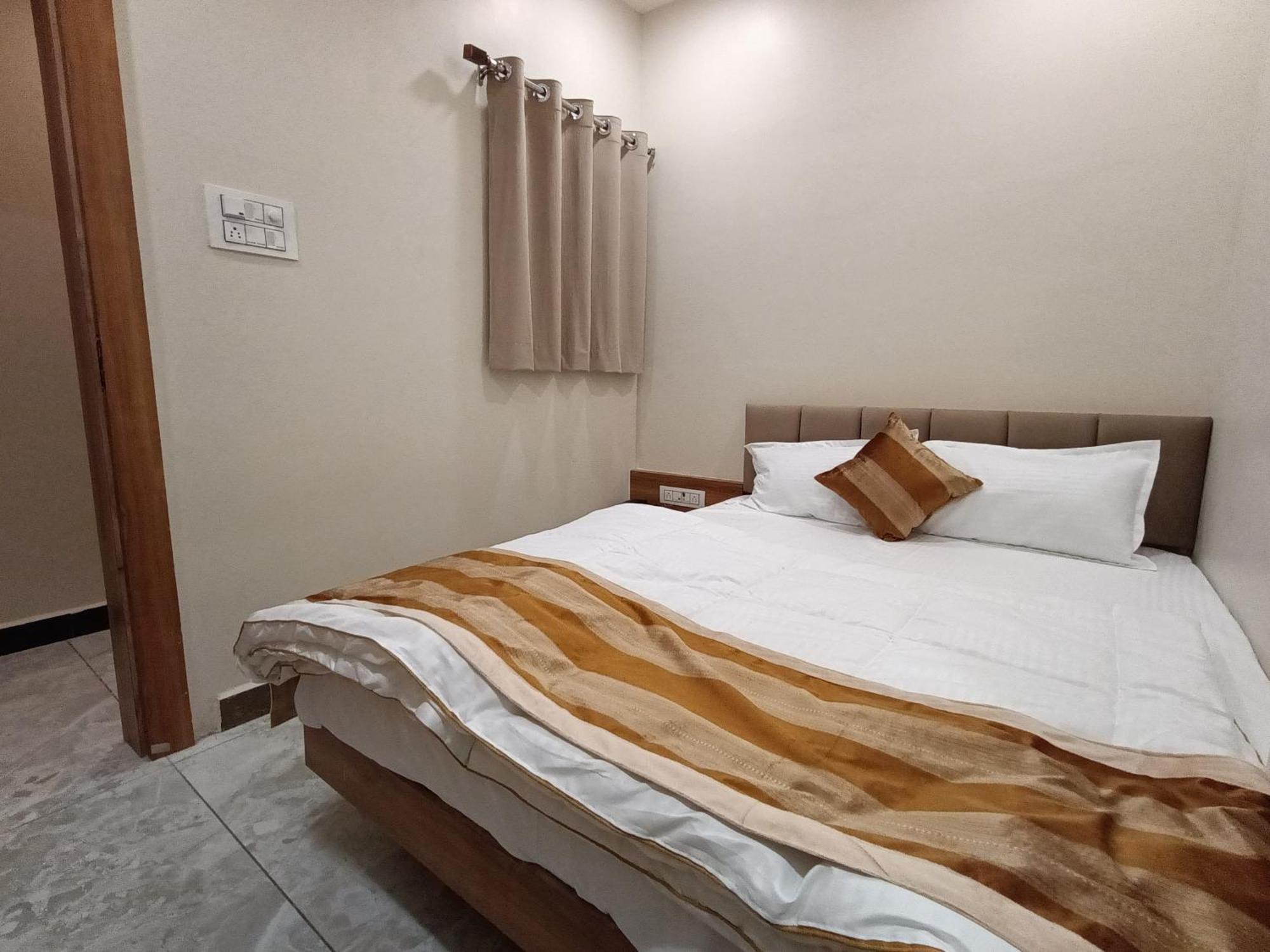 Shree Shyamraj Hotel Ujjain Exteriör bild
