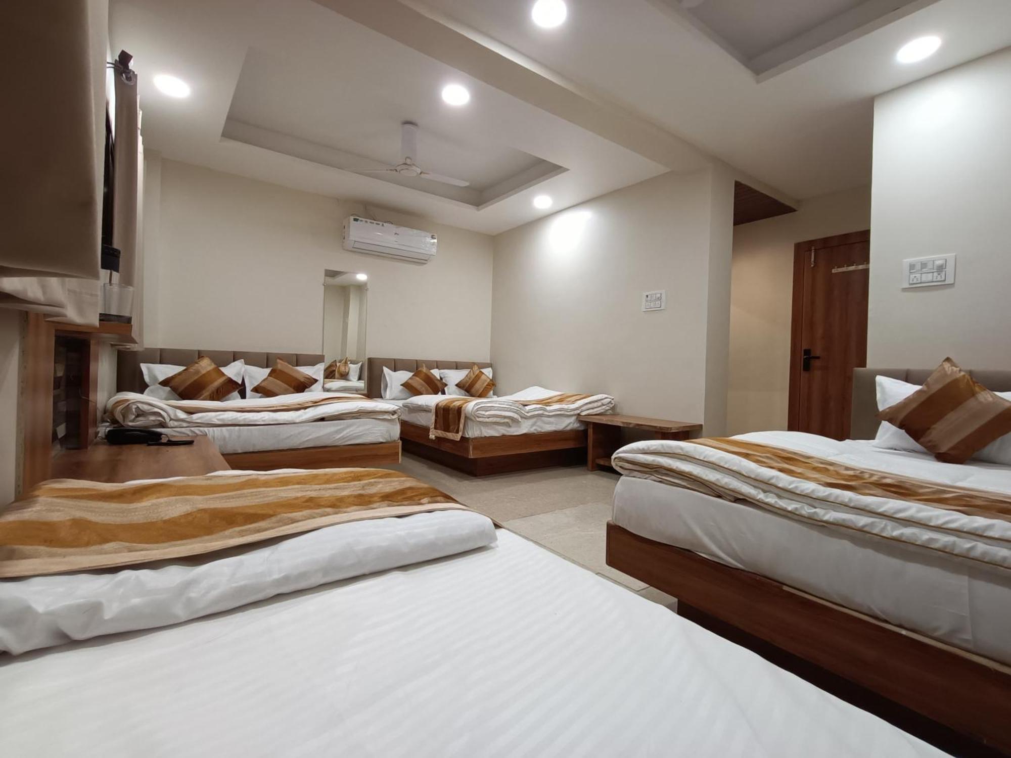 Shree Shyamraj Hotel Ujjain Exteriör bild